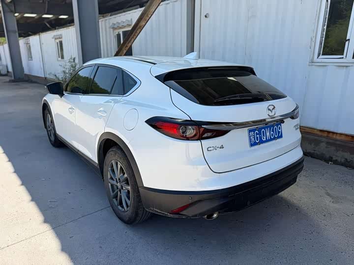 Mazda CX-4 2020 2.0 L AT 2 WD — фото 3