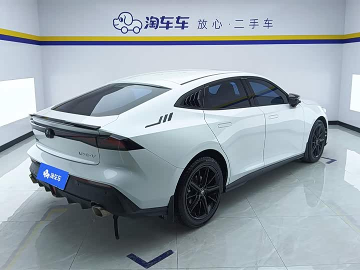 Changan UNI-V 2023 1.5 T — фото 3
