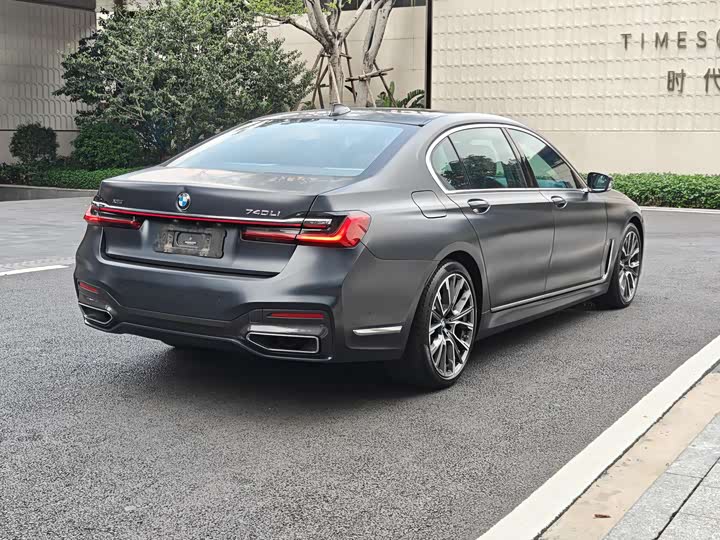 BMW 7-Series 2019 740 Li x Drive M — фото 4