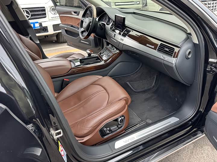Audi A8 2014 A 8 L 6.3 FSI W 12 quattro Flagship — фото 16