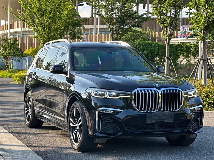 BMW X7 2021 x Drive 40i M — фото 3