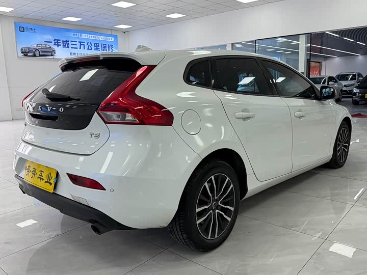 Volvo V40 2017 T 3 — фото 7