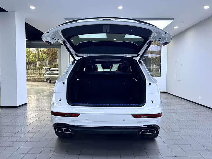 Audi Q5L 2023 40 T — фото 5