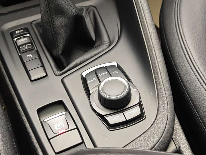 BMW X1 2016 s Drive 18 Li — фото 18