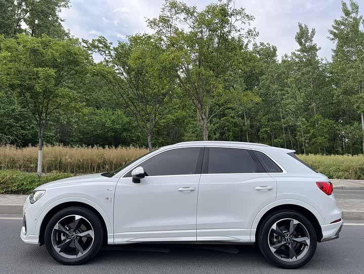 Audi Q3 2022 35 TFSI — фото 4