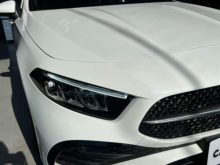 Mercedes-Benz A-Class 2023 A 200 L — фото 13