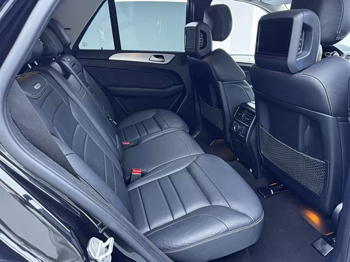 Mercedes-Benz M-Class 2015 AMG ML 63 — фото 22