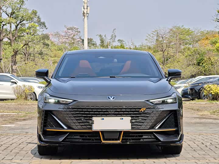 Changan UNI-V 2023 1.5 T — фото 2