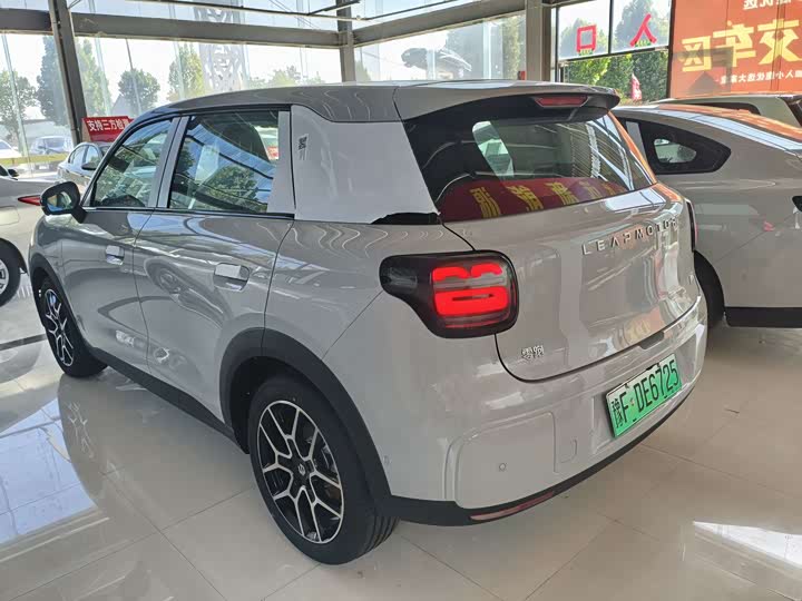Leapmotor A 10 2026 505 — фото 6