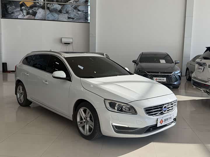Volvo V60 2015 T 5 — фото 3