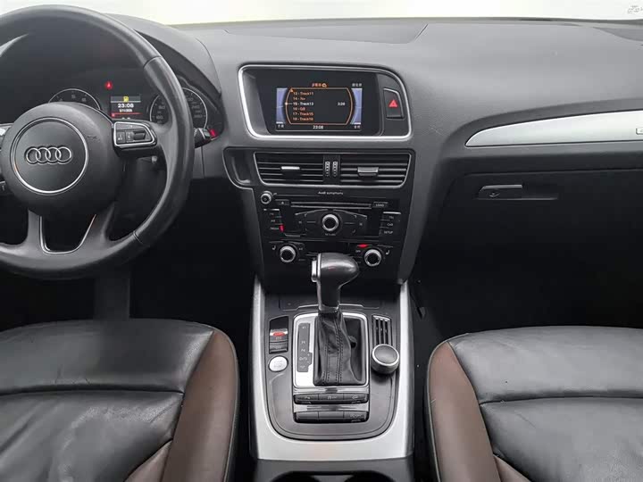 Audi Q5 2017 Plus 40 TFSI — фото 12