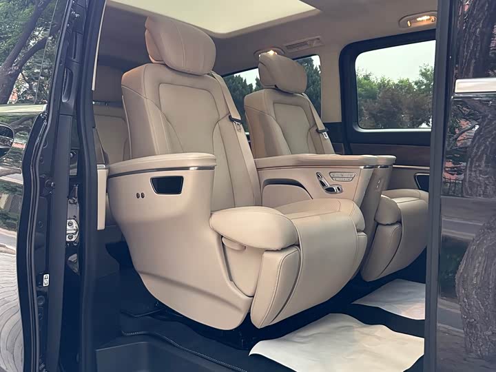 Mercedes-Benz V-Class 2022 V 260 L — фото 13