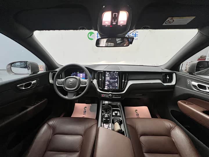 Volvo XC60 2023 B 5 4 WD — фото 31