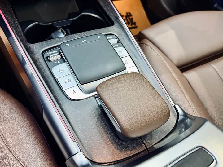 Mercedes-Benz GLB 2021 GLB 200 — фото 16