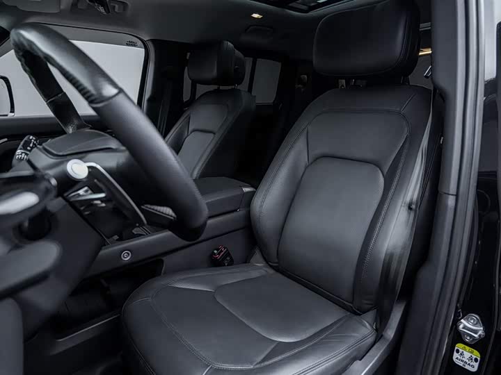 Land Rover Defender — фото 12