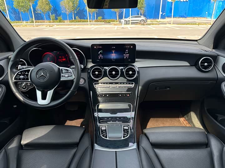 Mercedes-Benz GLC 2020 GLC 260 4 MATIC SUV — фото 9