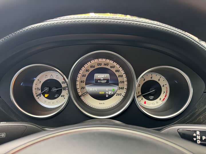 Mercedes-Benz CLS 2015 CLS 320 — фото 10