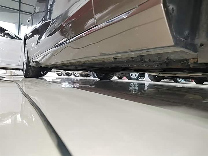 Jaguar XFL 2018 XFL 2.0 T 250 PS — фото 21