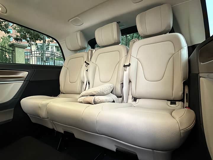 Mercedes-Benz V-Class 2022 V 260 L — фото 14