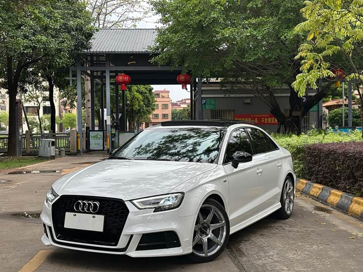 Audi A3 2017 Limousine 35 TFSI Sport — фото 1