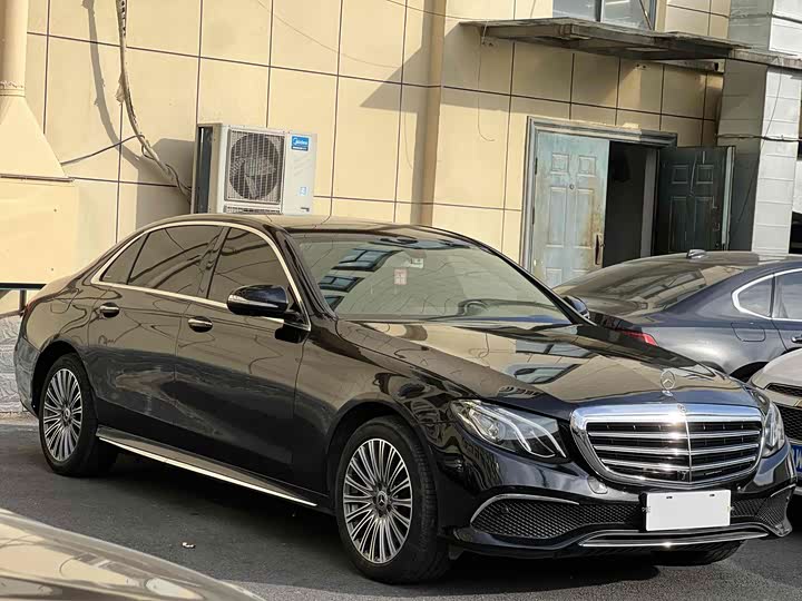 Mercedes-Benz E-Class 2019 E 300 L Luxury — фото 3