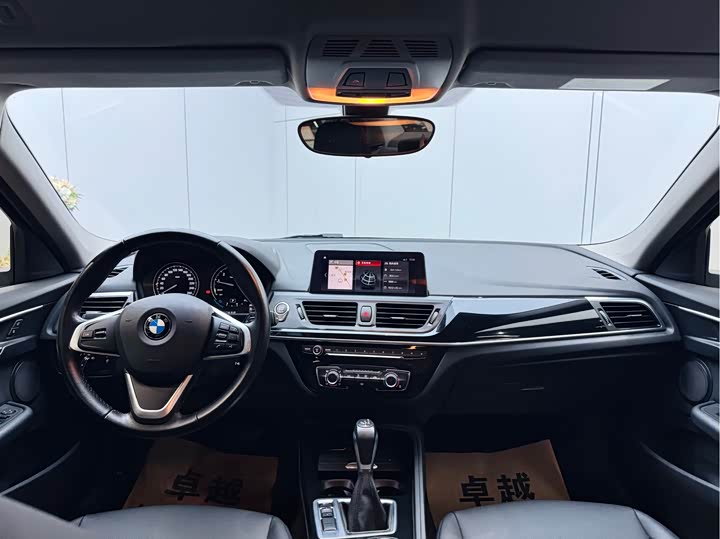 BMW 1-Series 2019 118i — фото 18