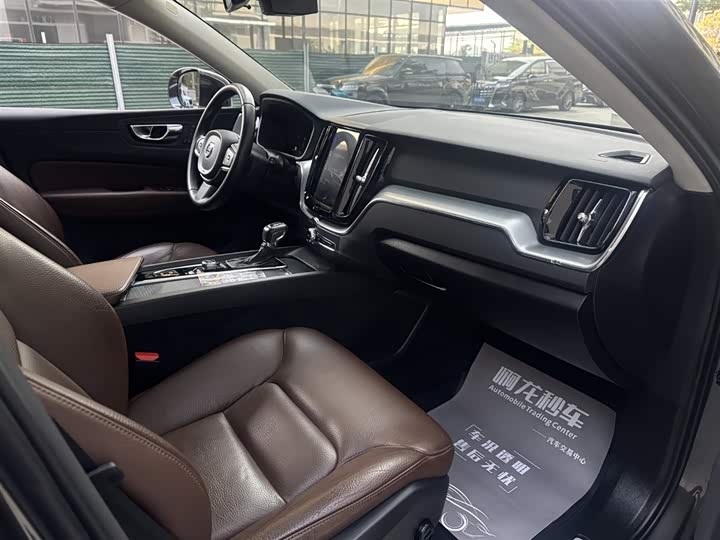 Volvo XC60 2020 T 5 4 WD — фото 12