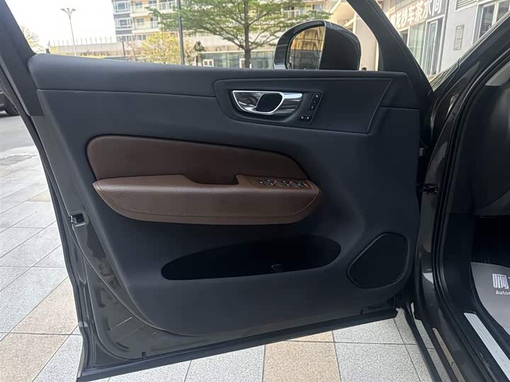 Volvo XC60 2020 T 5 4 WD — фото 24