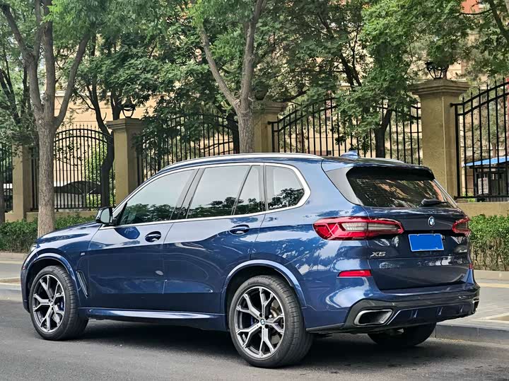 BMW X5 2019 x Drive 40i M — фото 3