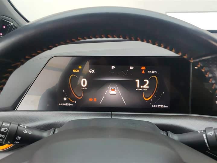 Changan UNI-T 2022 2.0 T Premium — фото 14