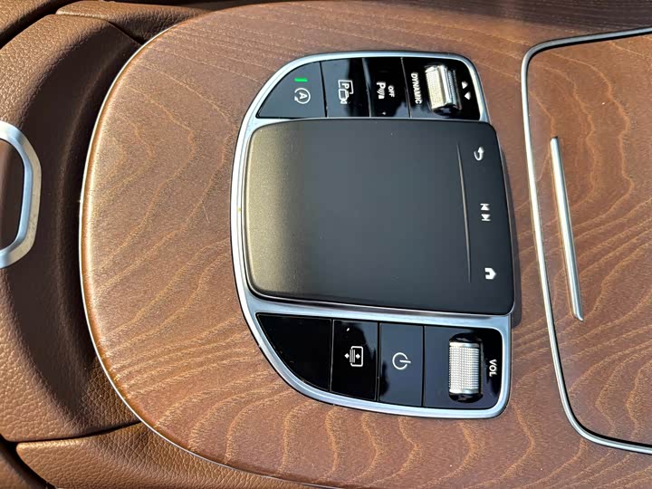 Mercedes-Benz E-Class 2023 E 300 L Luxury — фото 16
