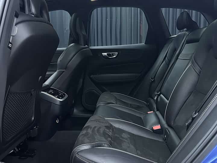 Volvo XC60 2018 T 5 4 WD — фото 15