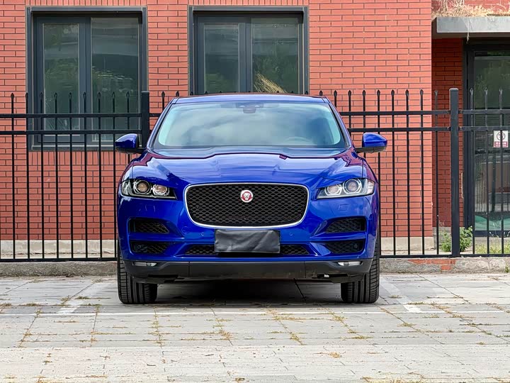 Jaguar F-PACE 2018 2.0 T 4 WD — фото 2