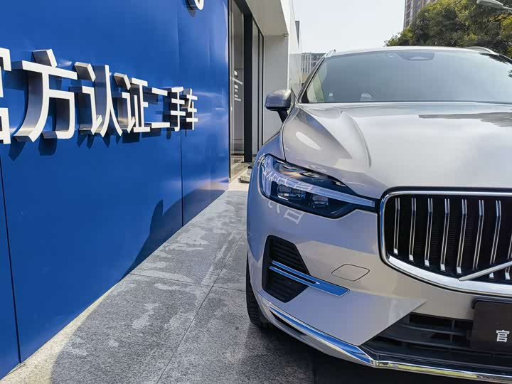 Volvo XC60 2024 B 5 4 WD — фото 3