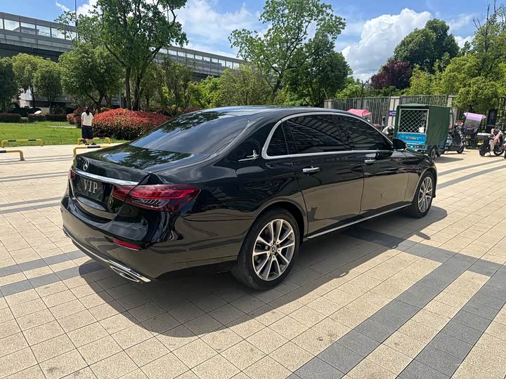 Mercedes-Benz E-Class 2016 E 200 L — фото 13