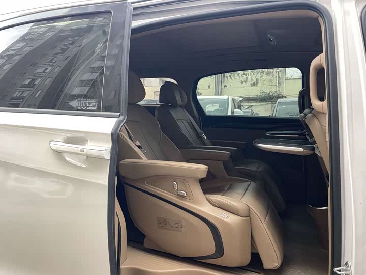 Buick GL 8 2020 ES 653 T Luxury — фото 9