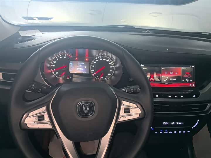 Changan CS35 PLUS 2019 1.6 L MT — фото 10