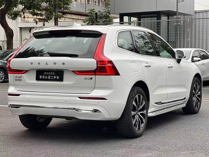 Volvo XC60 2024 B 5 4 WD — фото 10