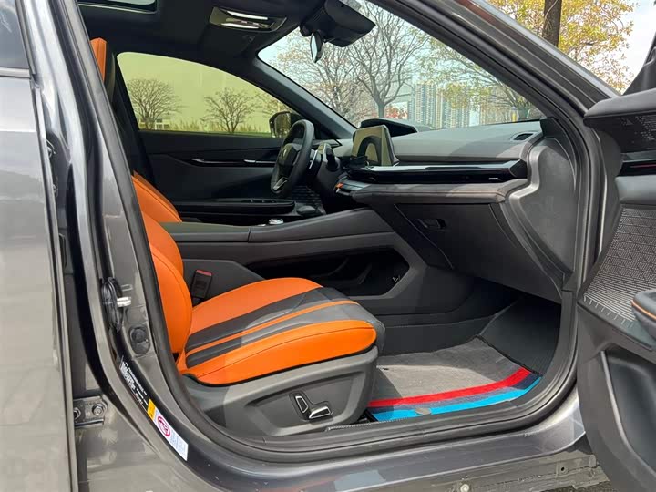 Changan UNI-V 2024 1.5 T Premium — фото 11