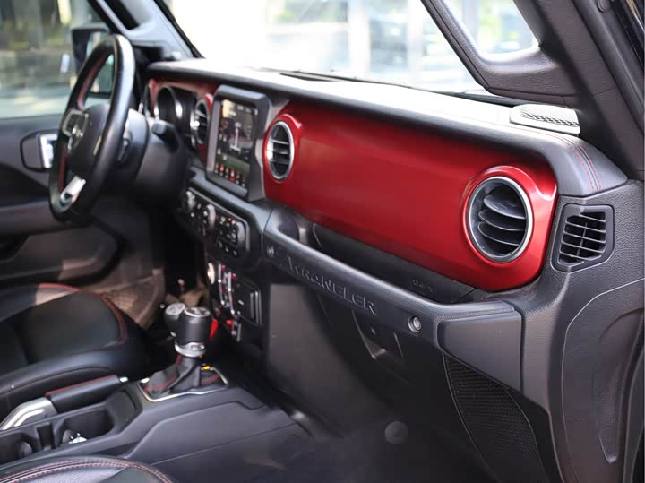 Jeep Wrangler — фото 21