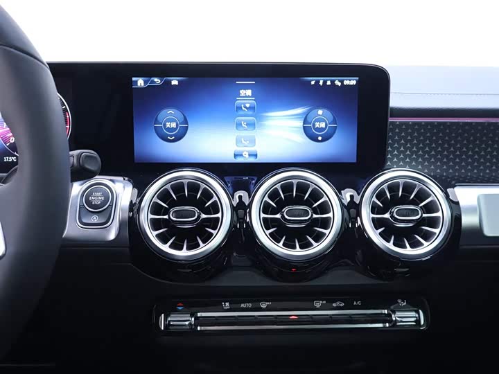 Mercedes-Benz GLB 2025 GLB 220 — фото 10