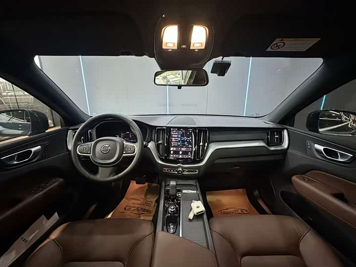 Volvo XC60 2024 B 5 4 WD — фото 9