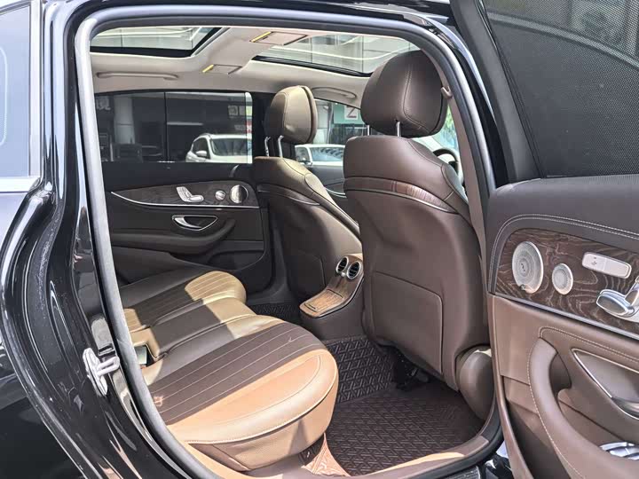 Mercedes-Benz E-Class 2023 E 300 L Luxury — фото 12