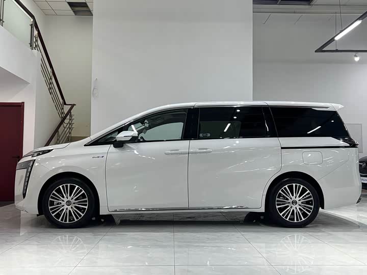 Trumpchi E8 PHEV 2024 150km MAX+ — фото 15