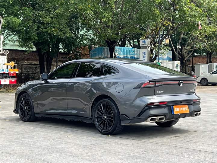 Changan UNI-V 2024 1.5 T Premium — фото 5