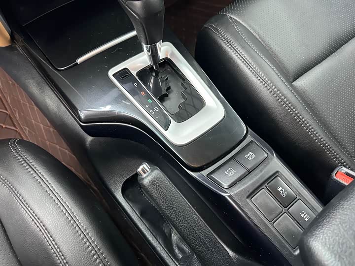 Toyota Fortuner 2017 2.7 L — фото 17