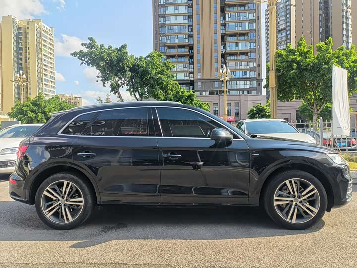 Audi Q5L 2020 40 TFSI — фото 2