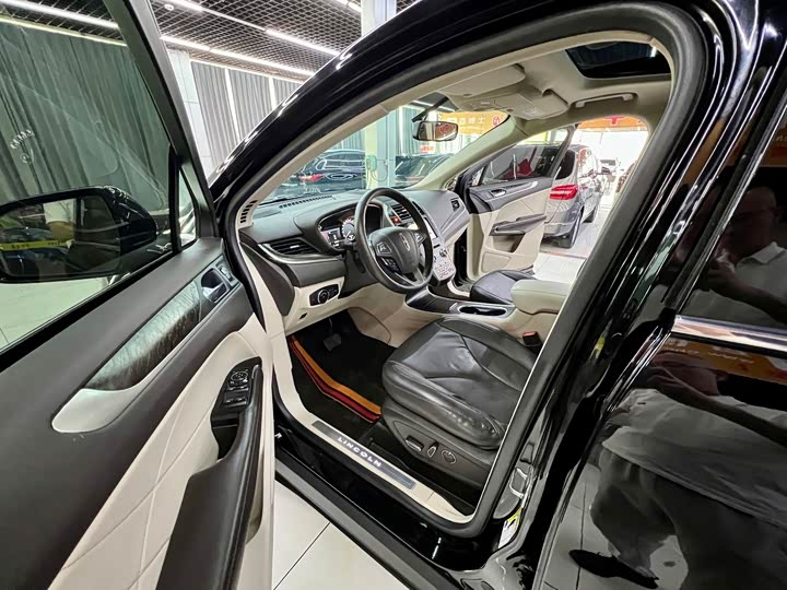 Lincoln MKC 2019 2.0 T 2 WD VI — фото 10