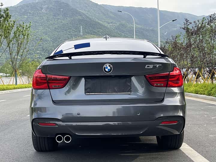 BMW 3-Series 2019 320i M — фото 12