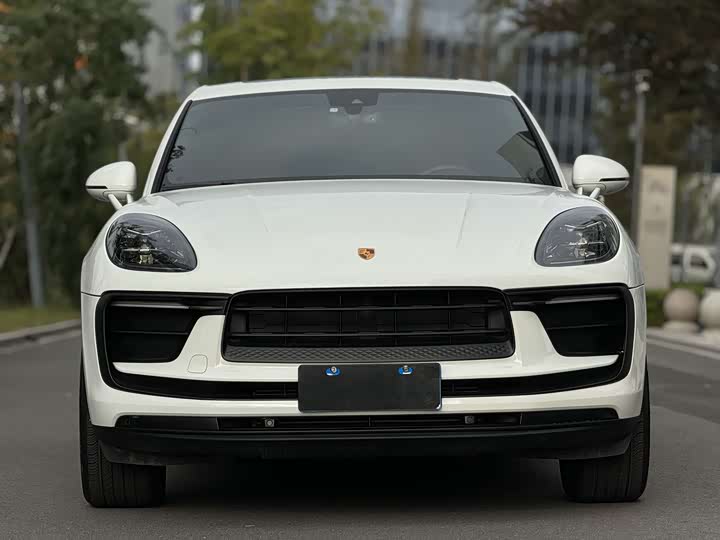 Porsche Macan 2022 Macan 2.0 T — фото 2